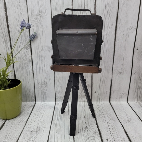 Vintage Style Old Camera With Tripod Stand Model - Picture 2 of 6